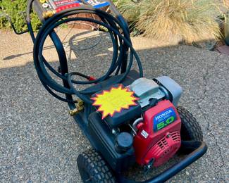 2400 PSI Gas Powered Pressure Washer