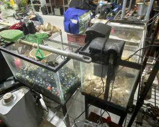 Fish tanks and fish tank stand