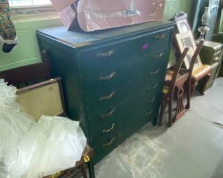 Vintage chest of drawers