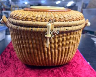 Barlow Nantucket, wicker basket purse