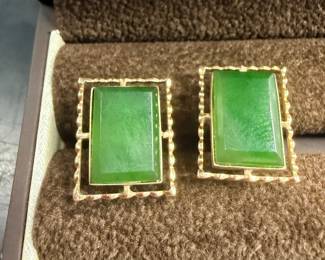 18 karat gold cufflinks