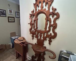 Hall tree