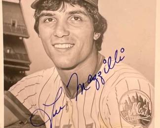 Autographed Baseball Memorabilia