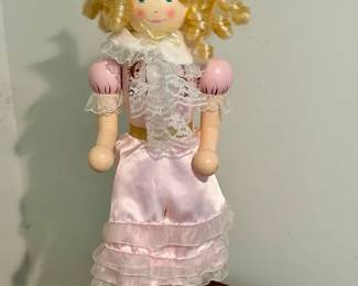 Lovely Lady Nutcracker
