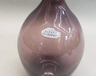 053 Lot 366 Mid century Modern Blenko glass vase