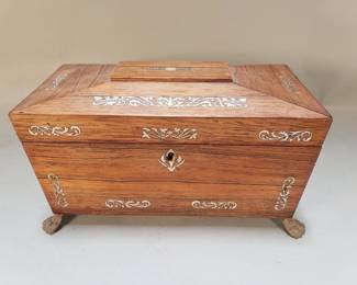 076 Lot 662 Antique English Regency style tea caddy with