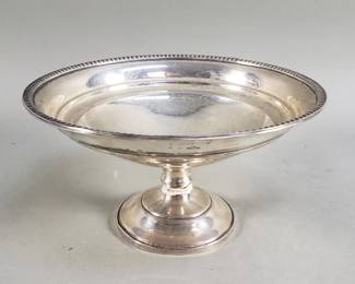 190 Lot 352 Sterling silver weighted compote