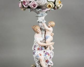 005 Lot 263 Antique Meissen porcelain figurial center piece
