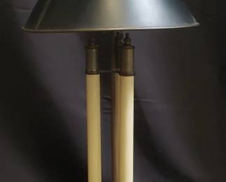 022 Lot 462 Chapman brass bouillotte table lamp