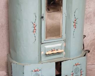 107 Lot 226 Antique hand painted tin chuck wagon pantry