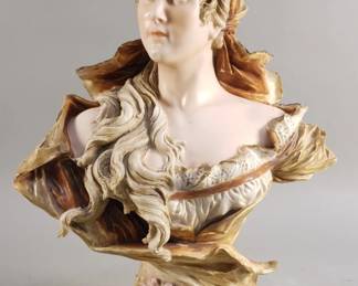 072 Lot 575 Antique Depose Turn Wien porcelain bust