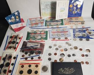 160 Lot 319h Vintage uncirculated U S coin collection