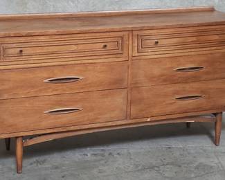 012 Lot 60 Broyhill Sculptra Mid century Modern walnut