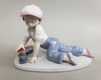 094 Lot 593 Lladro porcelain All aboard porcelain figurine