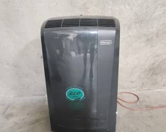 089 Lot 272 Delonghi portable ac unit