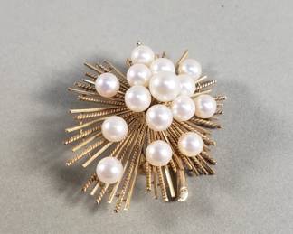 011 Lot 485 14K gold brooch with a cluster of pearl