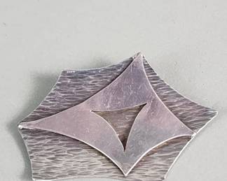 042 Lot 614 Mid Century Modernist 930 fine silver abstract