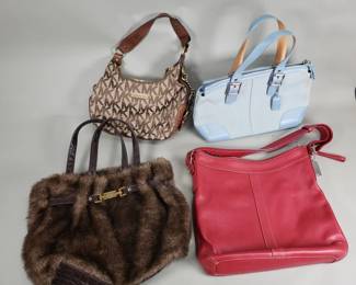 193 Lot 427 Group of women s handbags