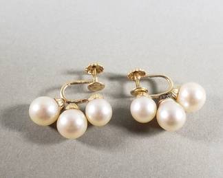 018 Lot 487 14K gold earrings with pearls