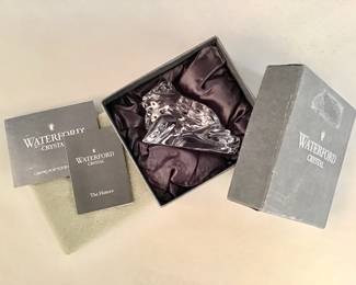 120 Lot 558 Vintage Waterford crystal frog paperweight