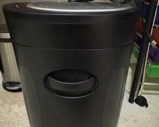 Royal 1212X 12-Sheet Crosscut Paper Shredder