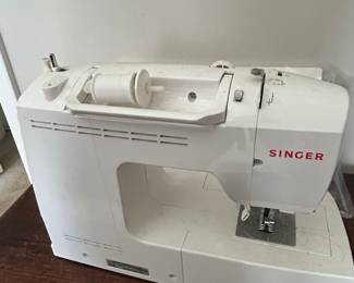 Singer Mechanical Sewing Machine (Late 20th/Early 21st Century)