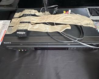 Sony SLV-D380P DVD/VHS Combo Player