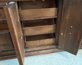 Thomasville Spanish Mediterranean Style Triple Dresser