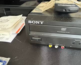 Sony SLV-D380P DVD/VHS Combo Player