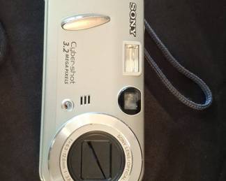 Sony Cyber-shot DSC-P52 Digital Camera