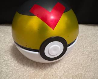 Pokémon TCG Level Ball Tin