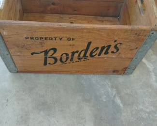 VERY UNIQUE / RARE Borden's Wooden Milk Crate!