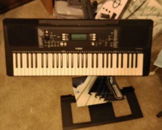 KEYBOARD WITH STAND