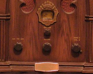 Philco Ford R89 Limited Edition Cathedral Radio
