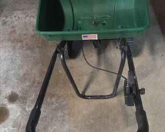 Scotts Speedy Green 2000 Broadcast Lawn Spreader