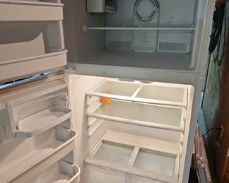 Admiral LTF2112ARW Top-Mount Refrigerator