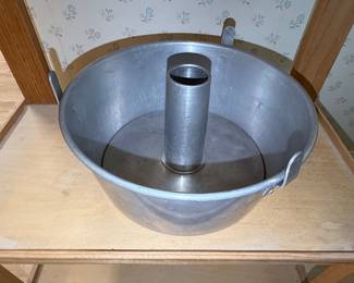 Vintage Comet Aluminum Angel Food Cake Pan