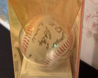 1995 Atlanta Braves World Series Champions Commemorative Baseball with Facsimile Signatures