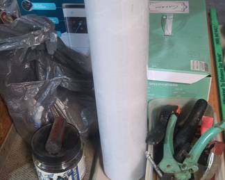 HoMedics Ultrasonic Humidifier and Assorted Workshop Supplies