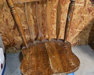 Vintage Oak Spindle-Back Farmhouse Chair with Cutout Handle