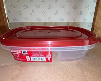 Betty Crocker McCormick Divided Storage Container