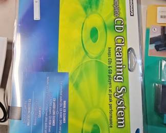 Philips Magnavox 4-in-1 Complete CD Cleaning System (PM62030)