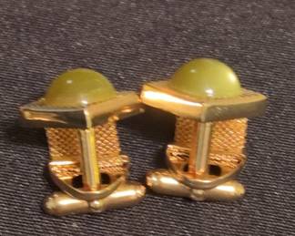 Vintage Gold-Tone Mesh Wrap Cufflinks with Yellow-Green Cabochon by Swank or Anson
