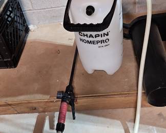 Chapin HomePro 2-Gallon Hand Pump Sprayer (G2001P)