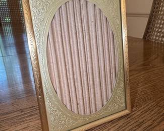 Vintage Gold-Tone Oval Picture Frame with Ornate Filigree