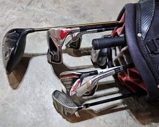 Nike Golf Cart Bag with Mixed TaylorMade Irons
