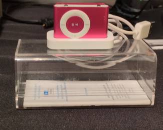Apple iPod Shuffle 2nd Generation (Pink, 1GB/2GB) - Complete in Box