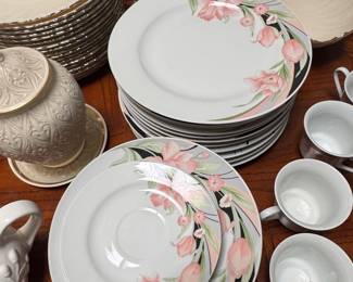 Gibson Everyday Floral Dinnerware Set second image