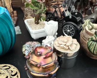 Iridescent Glass Trinket Box with Sculpted Flower Lid