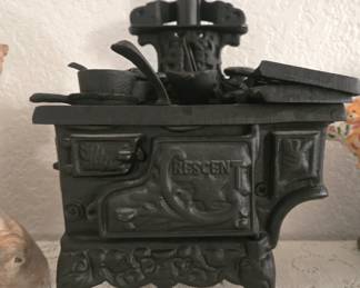 Crescent miniature cast iron stove